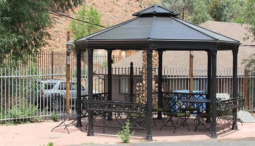 Pikes Peak Hotel 3*