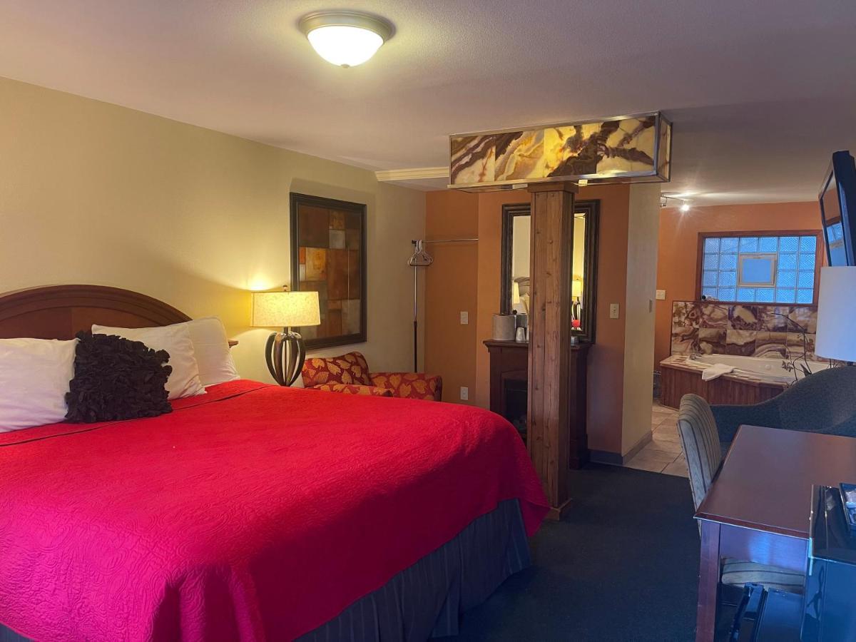 Pikes Peak Hotel