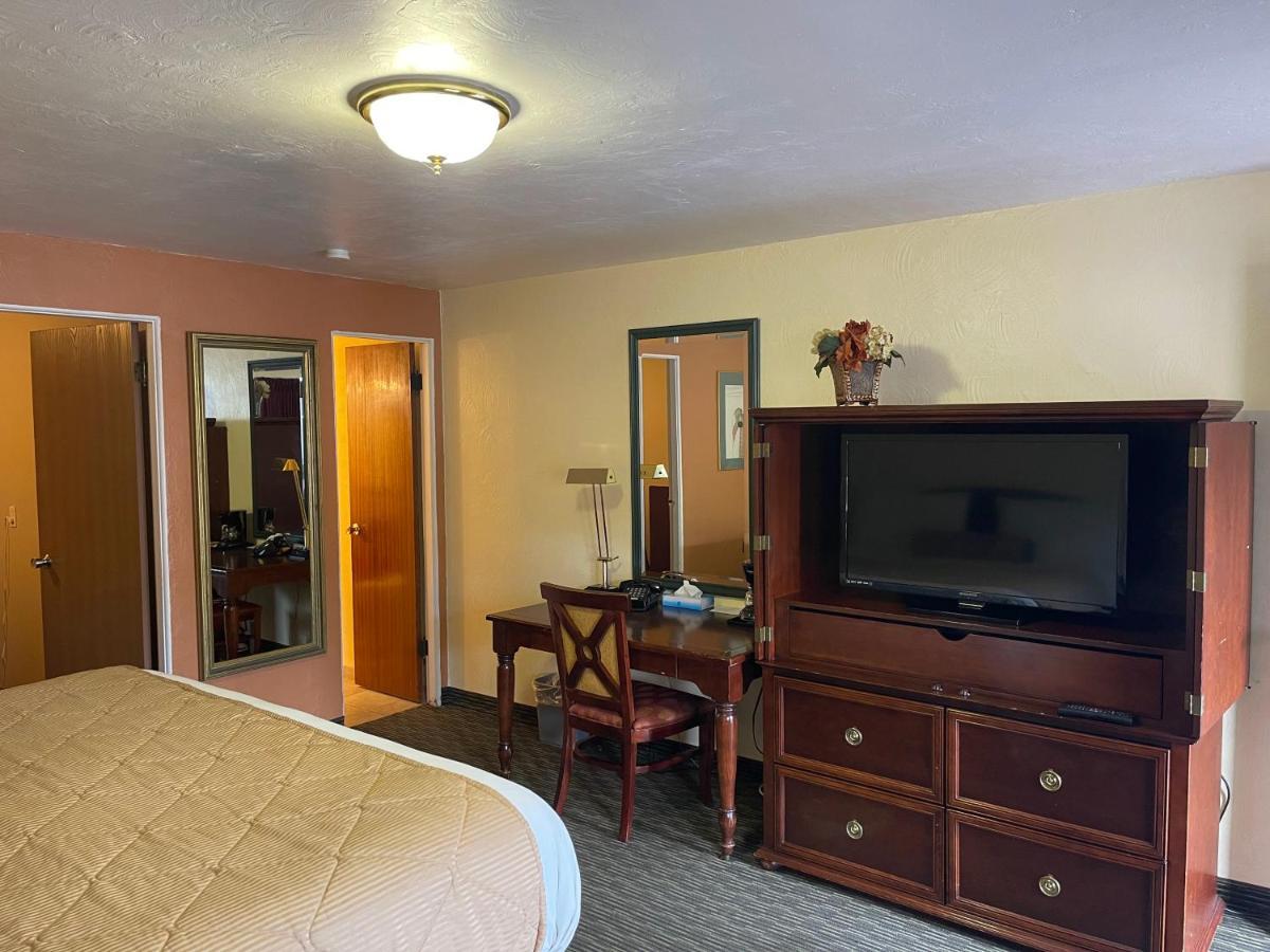 Pikes Peak Hotel
